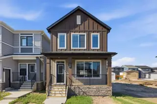 22 Chinook Winds Court SW