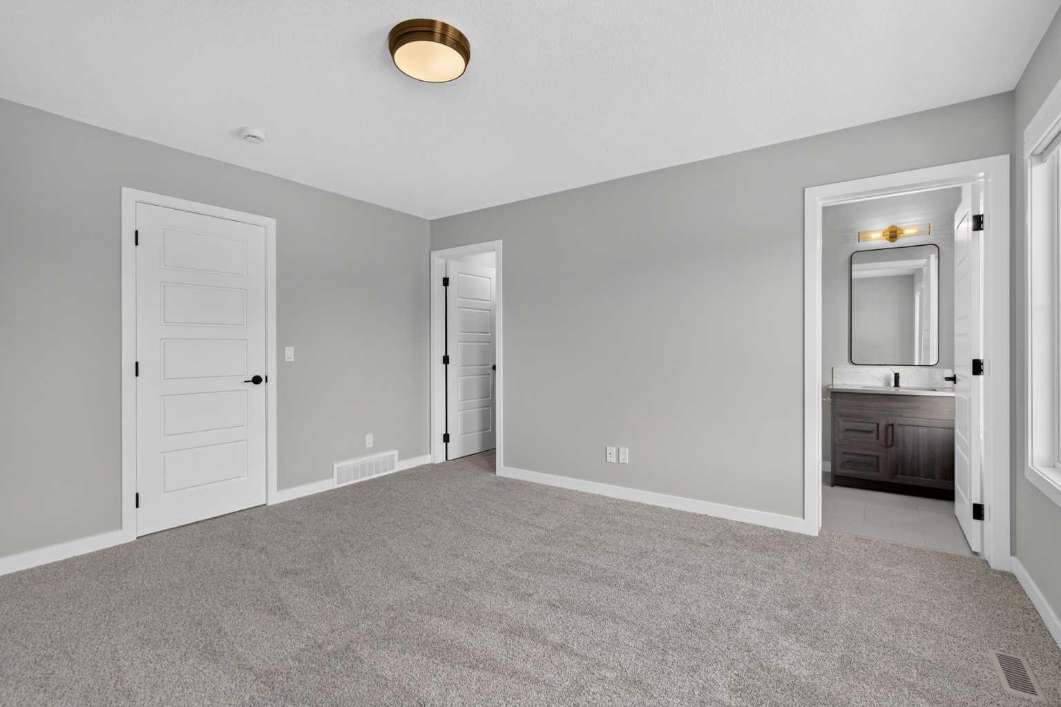 22 Chinook Winds Court SW