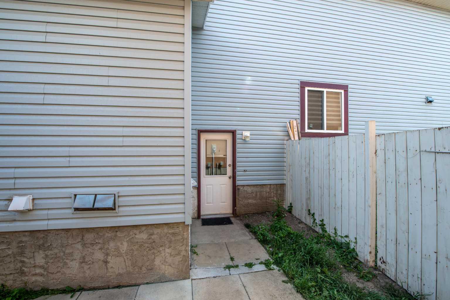 210 Taracove Landing NE