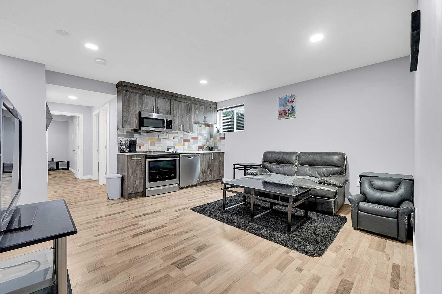 95 Redstone Park NE