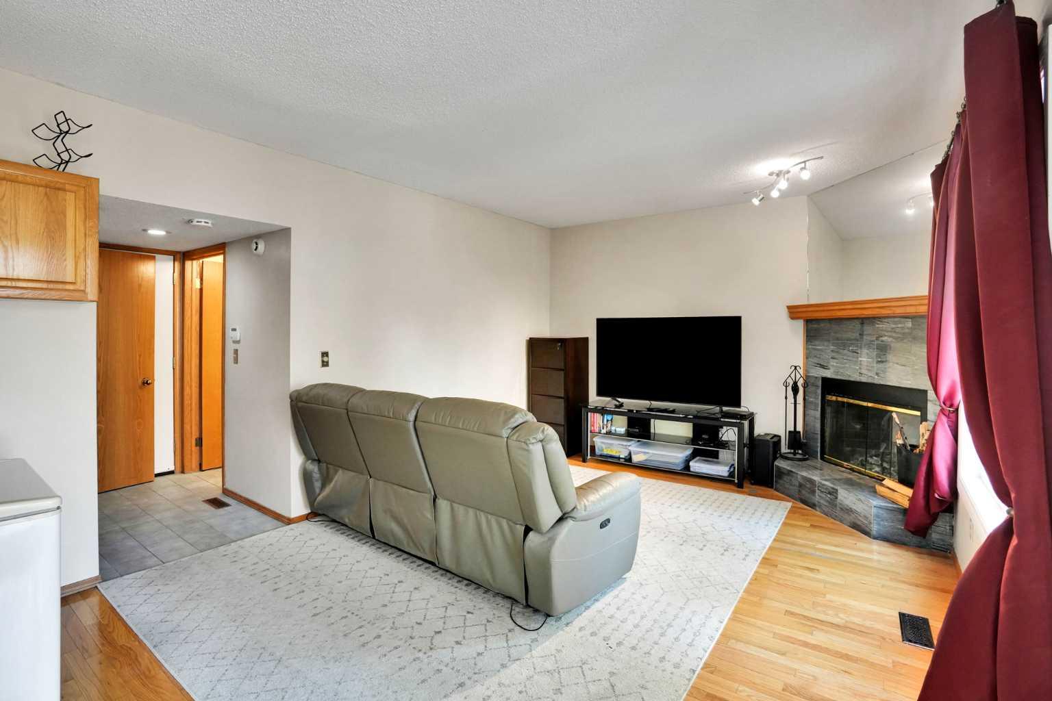 16 Sun Harbour Crescent SE