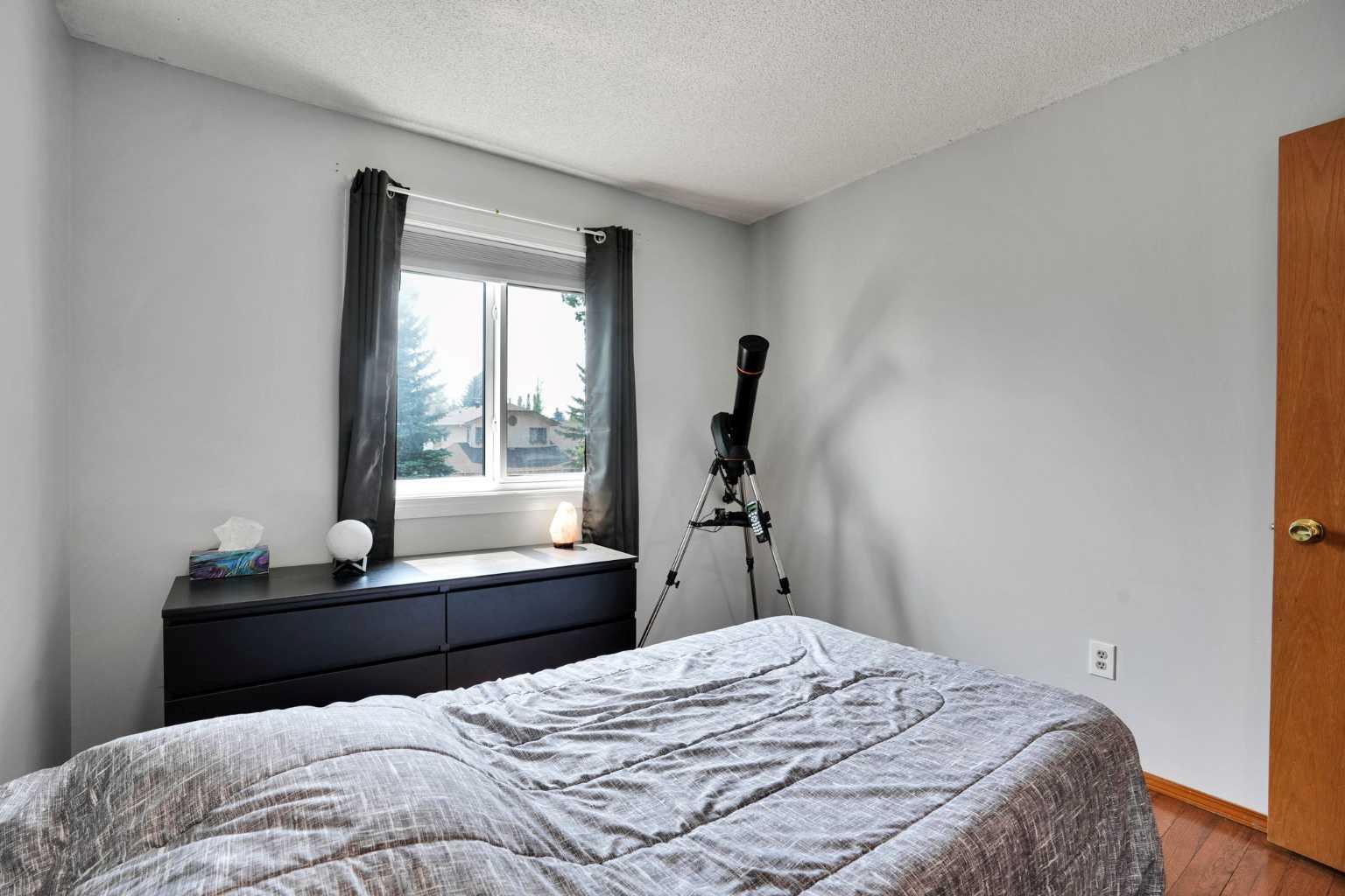 16 Sun Harbour Crescent SE