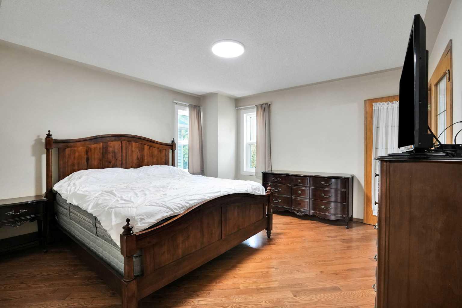 16 Sun Harbour Crescent SE
