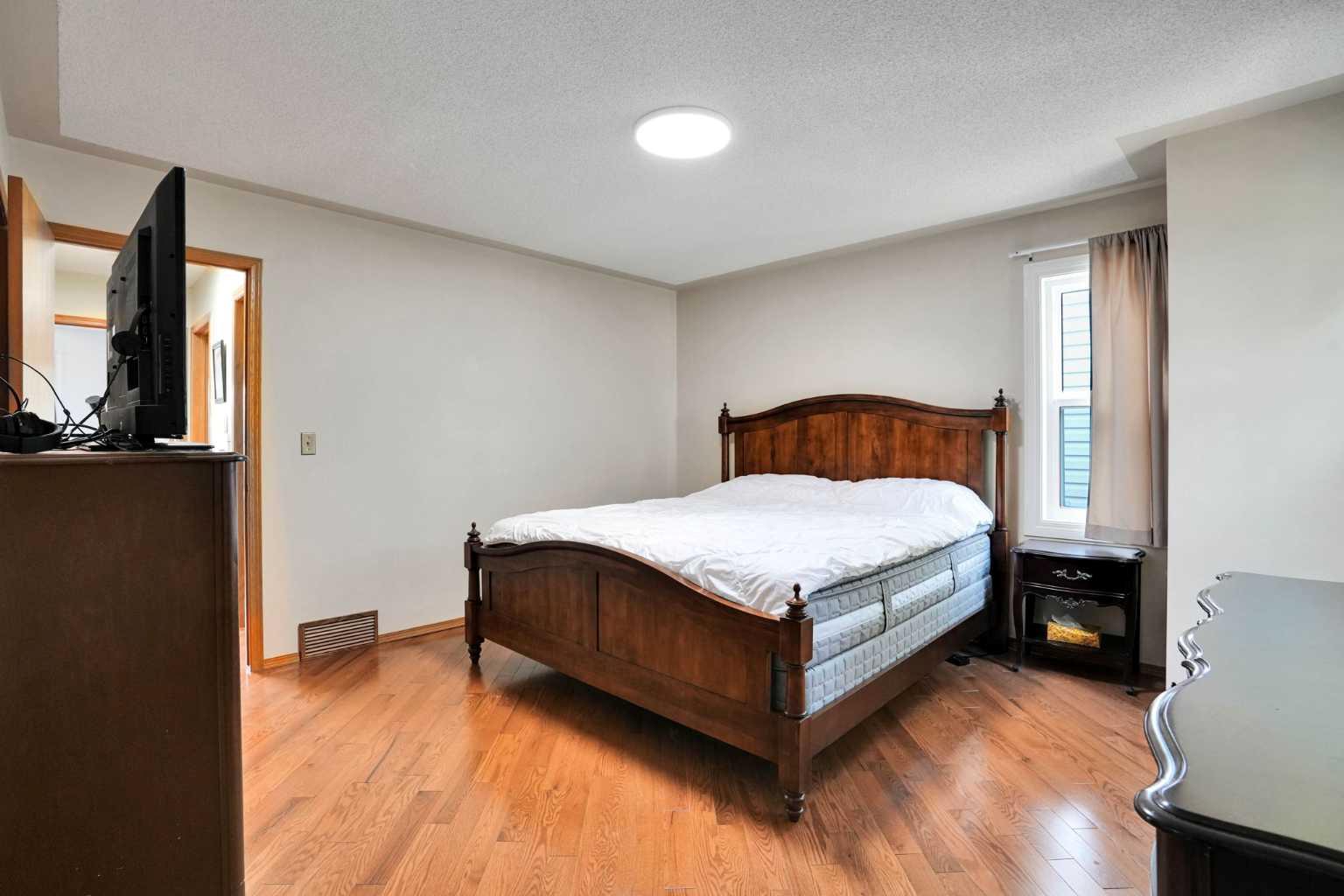 16 Sun Harbour Crescent SE