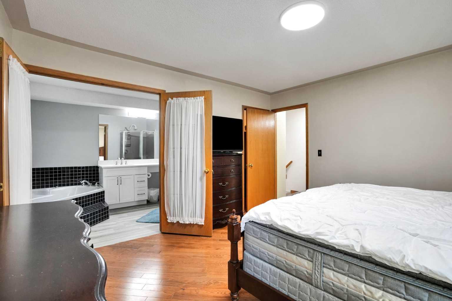 16 Sun Harbour Crescent SE