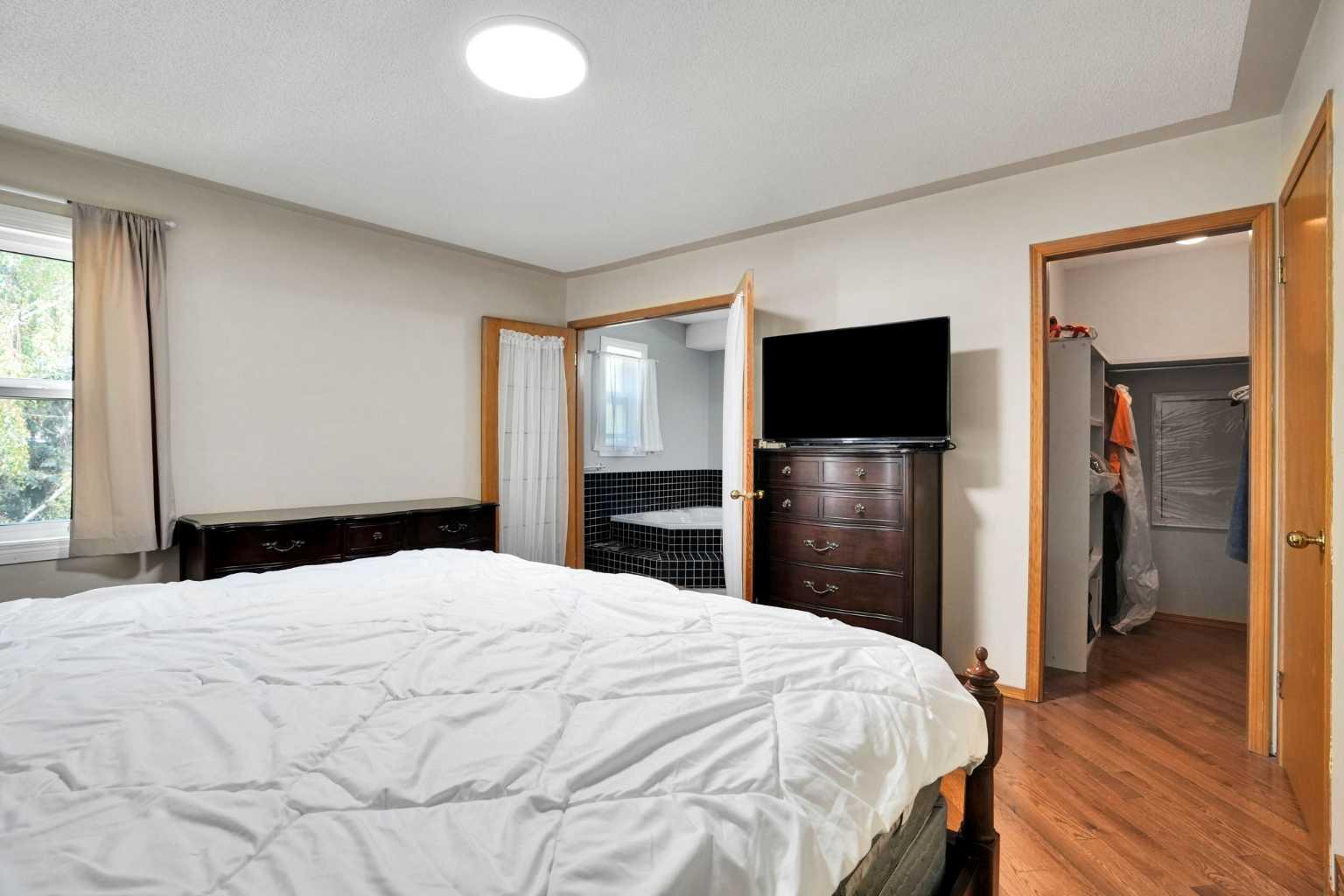 16 Sun Harbour Crescent SE