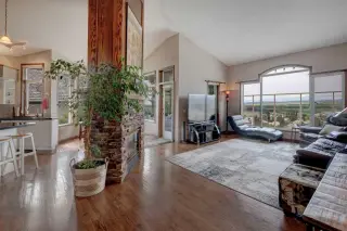 321 Gleneagles View 