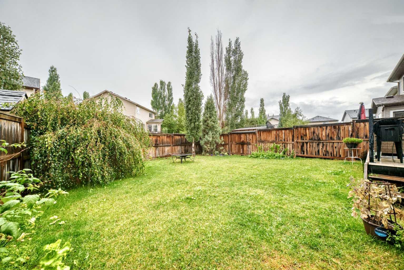 121 Chapalina Heights SE