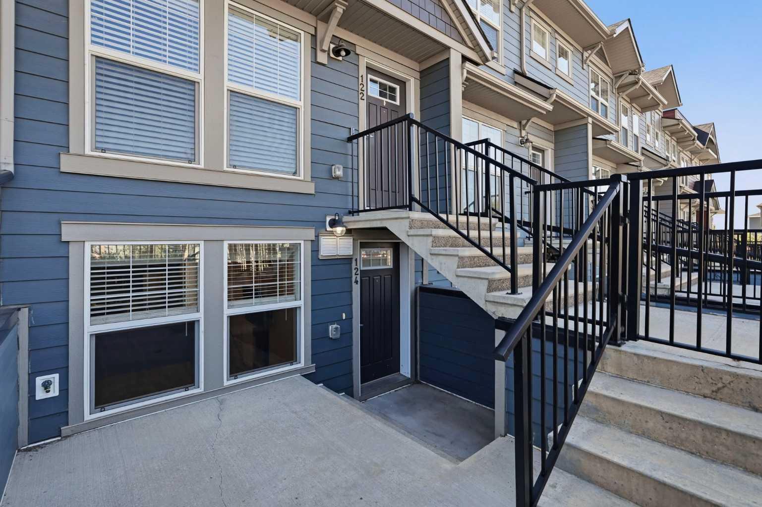 124 Cranbrook Square SE