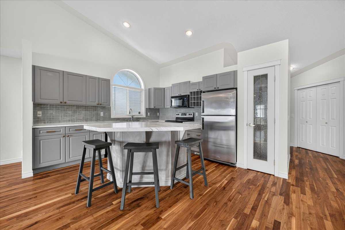 21 Strathearn Gardens SW