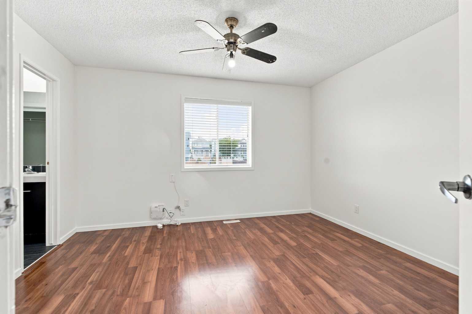 11 Martin Crossing Rise NE