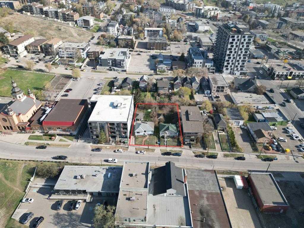 420 & 422 Meredith Road NE