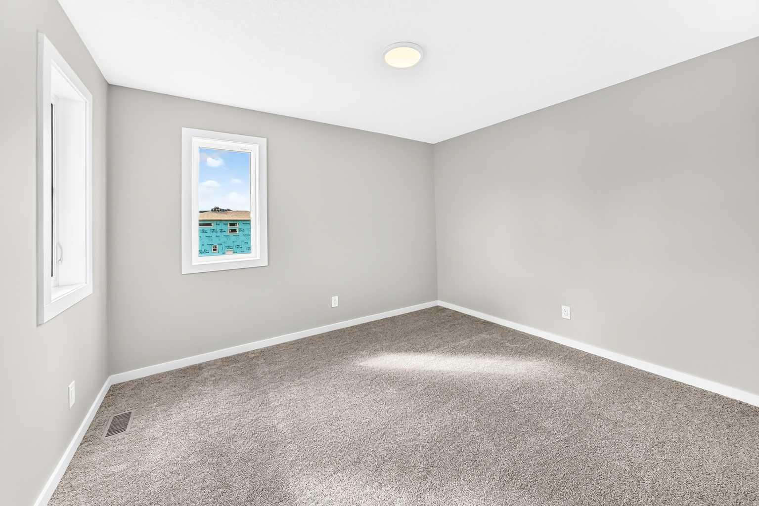 2084 Lancaster Heights SE