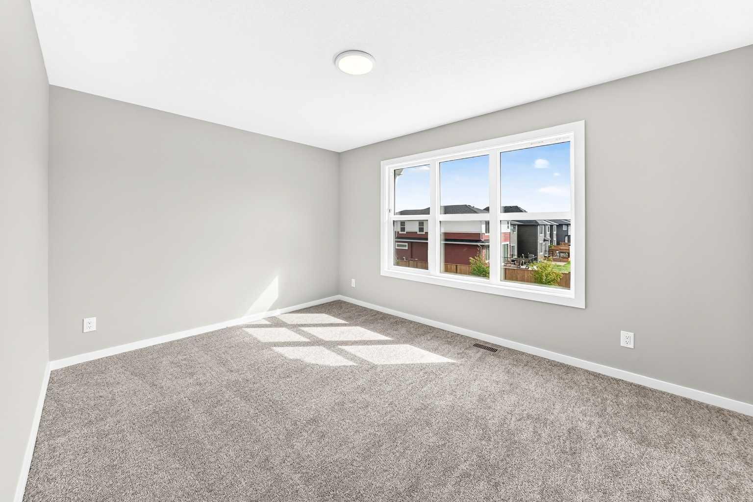 2084 Lancaster Heights SE
