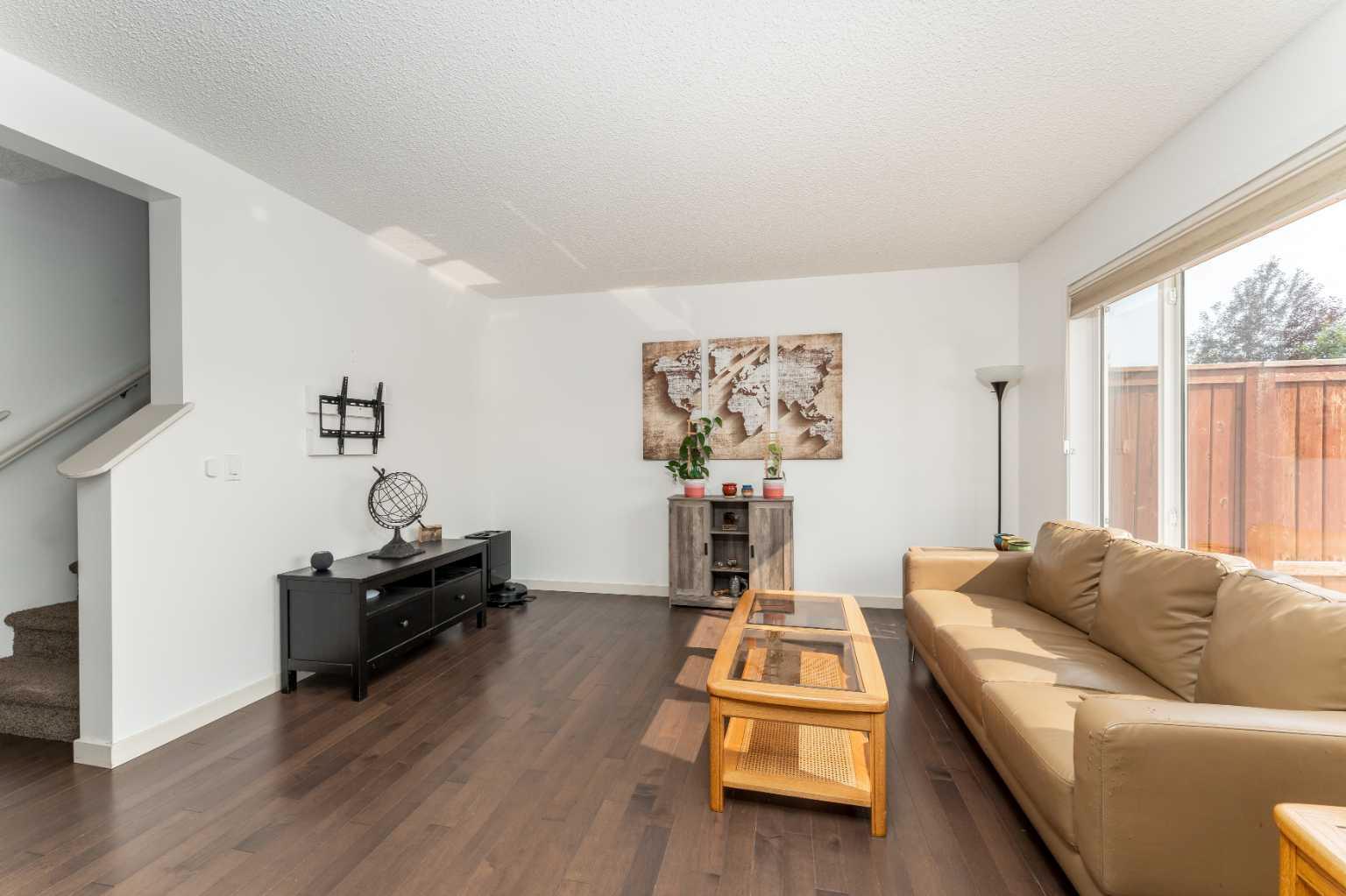 562 River Heights Crescent 