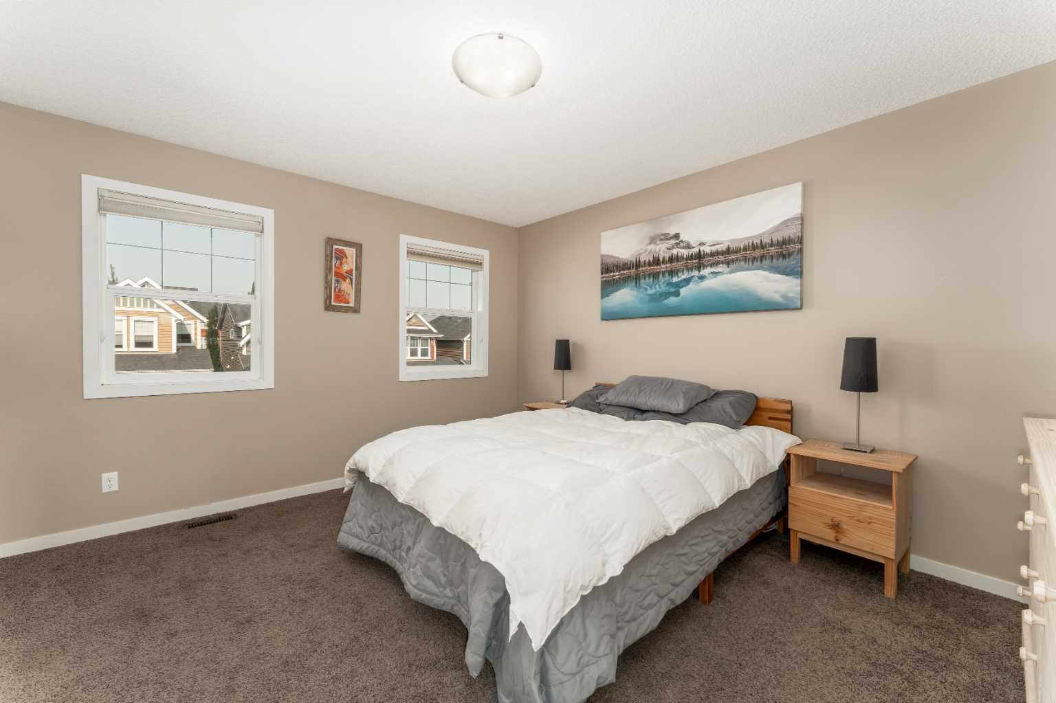 562 River Heights Crescent 