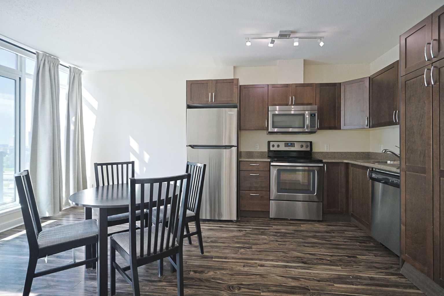 904, 10 Brentwood Common NW