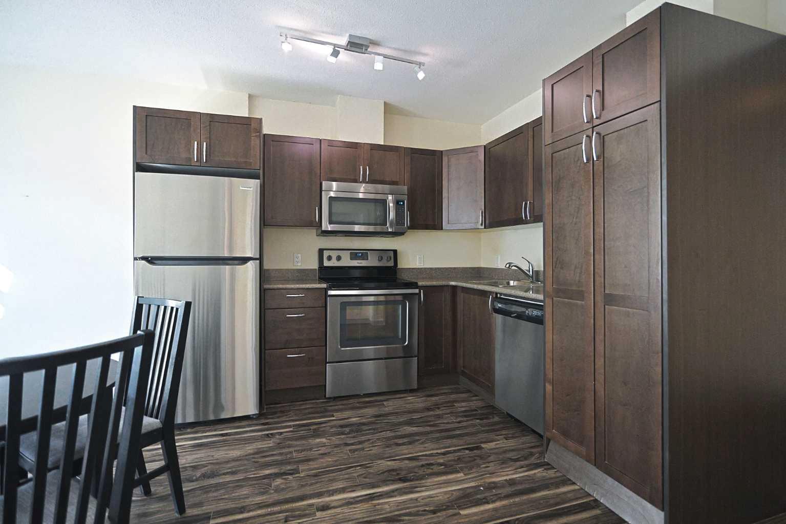 904, 10 Brentwood Common NW