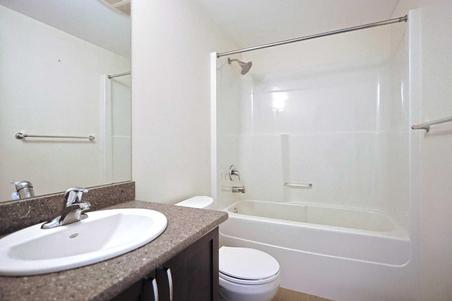 904, 10 Brentwood Common NW