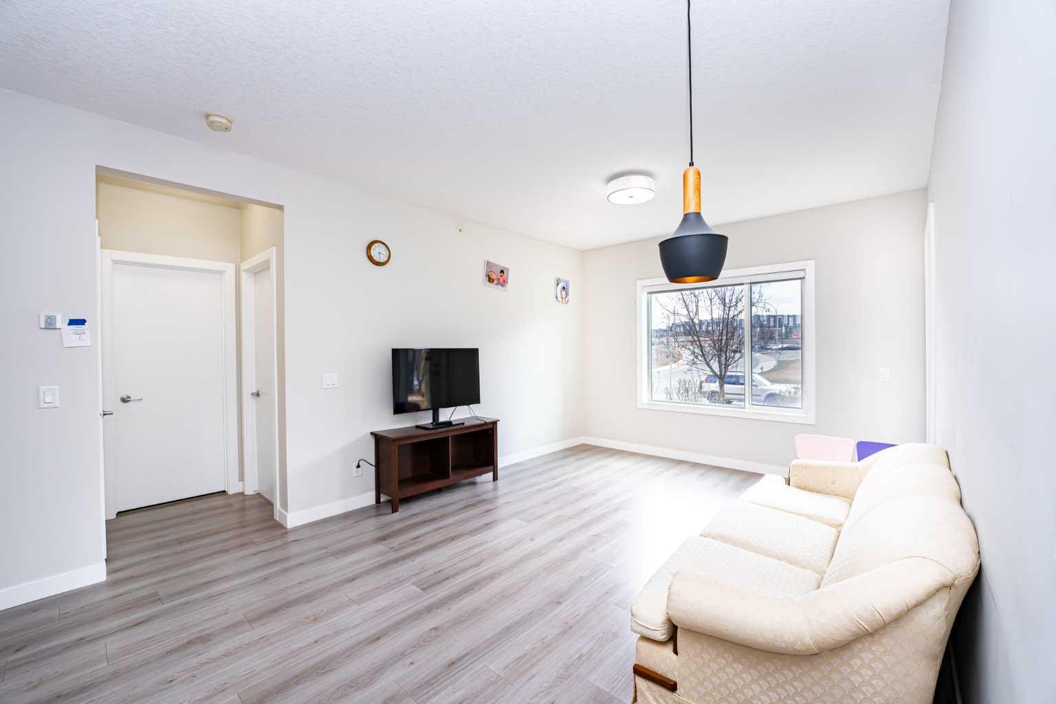 111, 20 Sage Hill Terrace NW