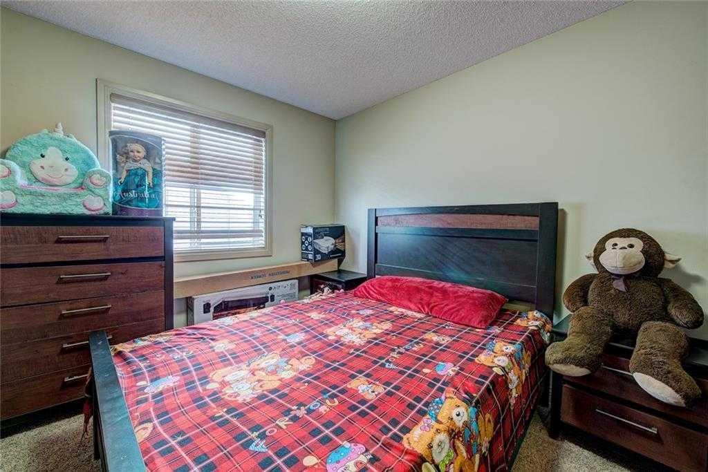 12 Skyview Springs Gardens NE