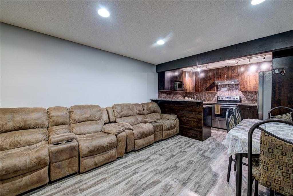 12 Skyview Springs Gardens NE