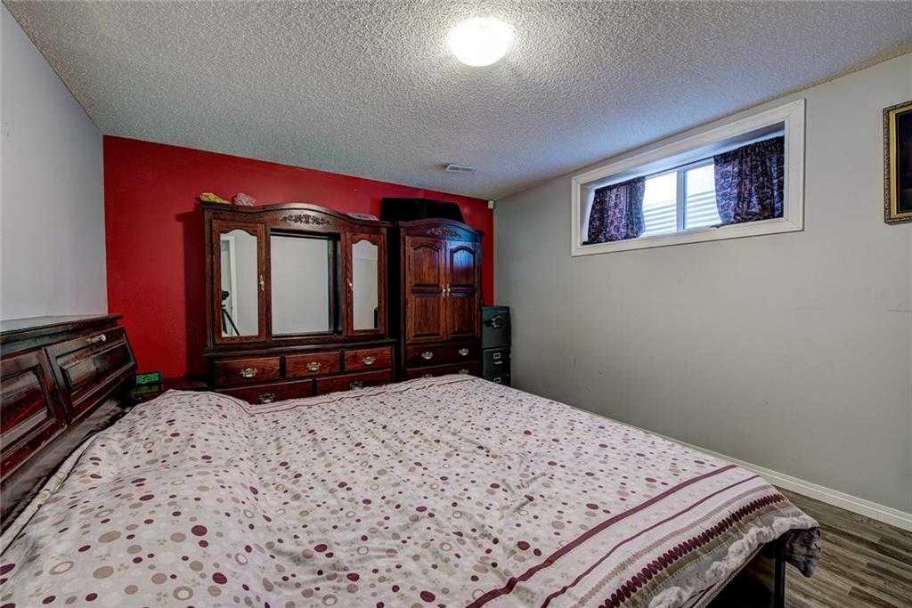 12 Skyview Springs Gardens NE