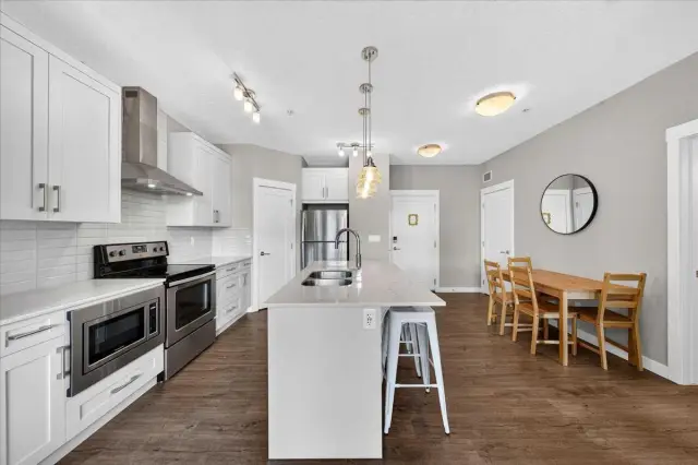310, 10 Walgrove Walk SE