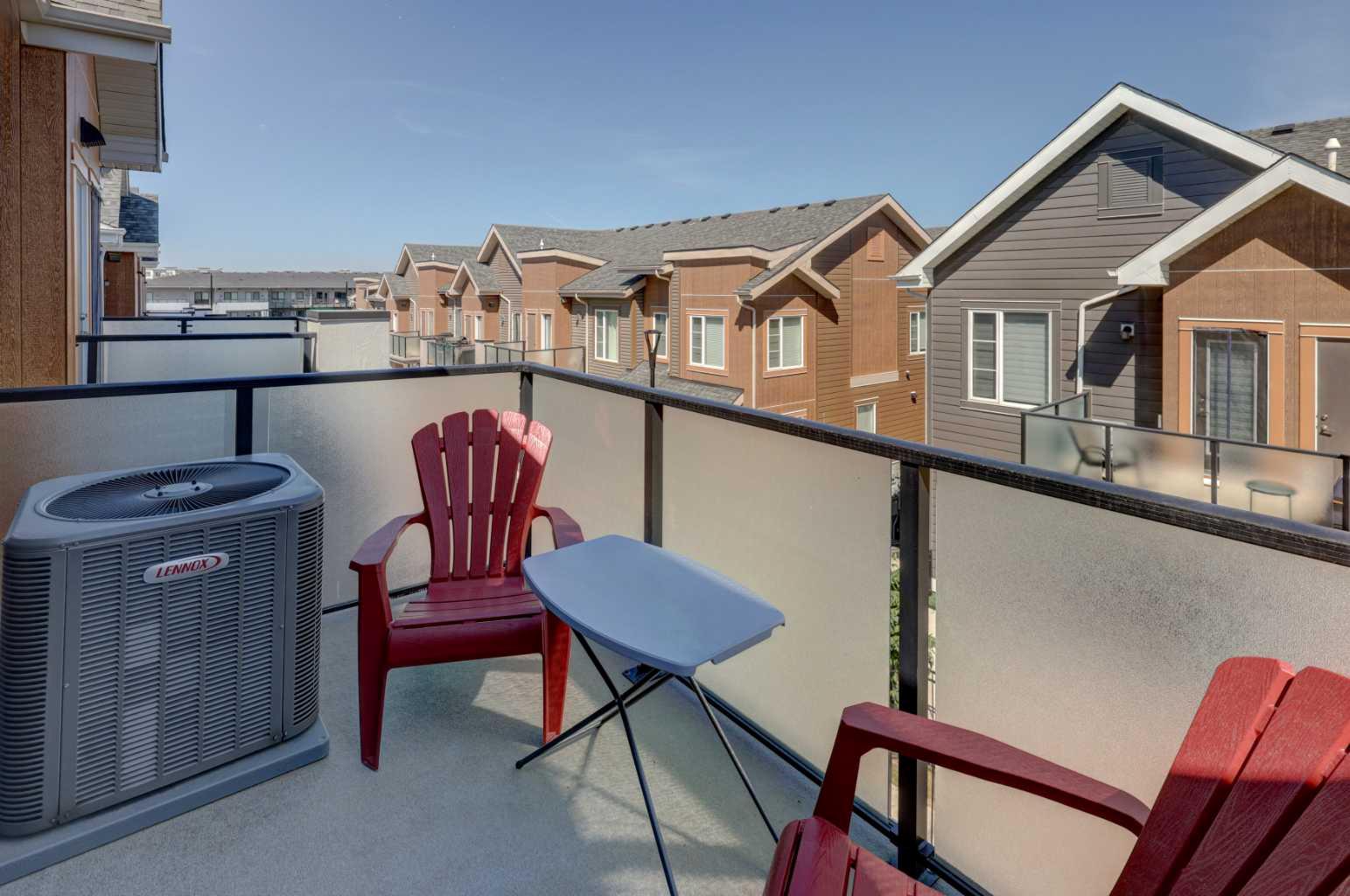 214 Livingston Common NE