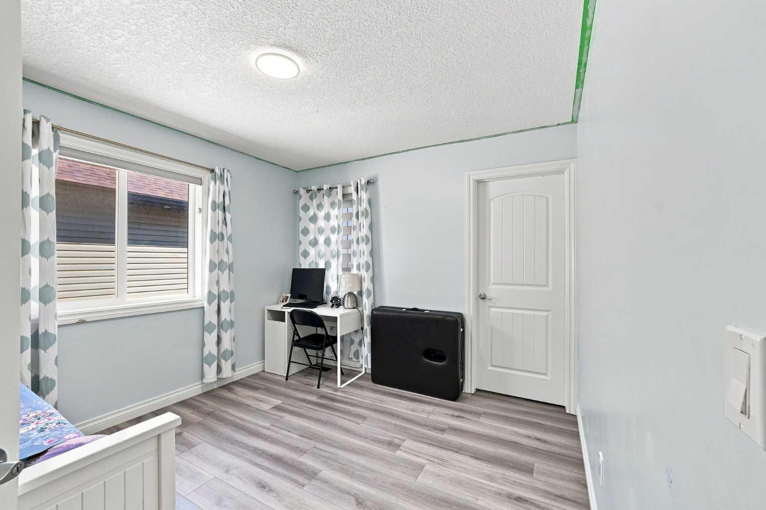 201 Saddlelake Drive NE