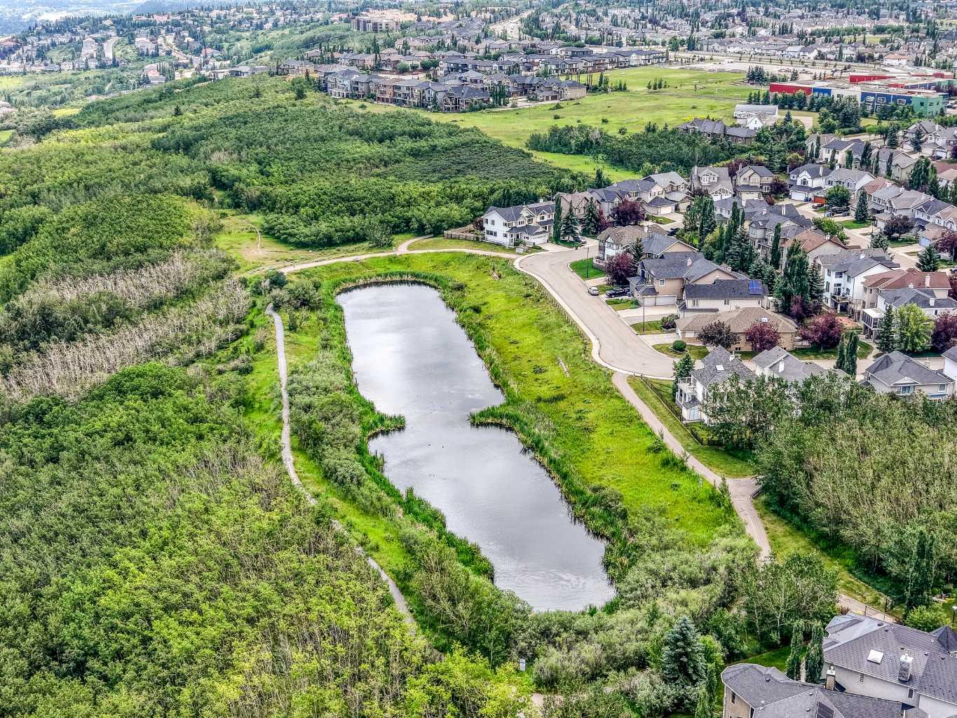 43 Cougar Ridge Bay SW