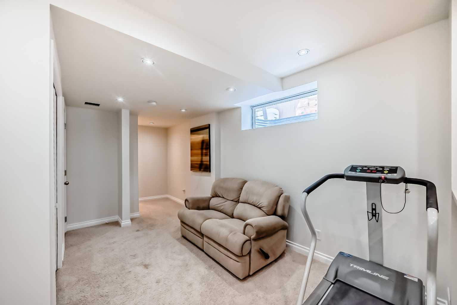 170 Country Hills Heights 
