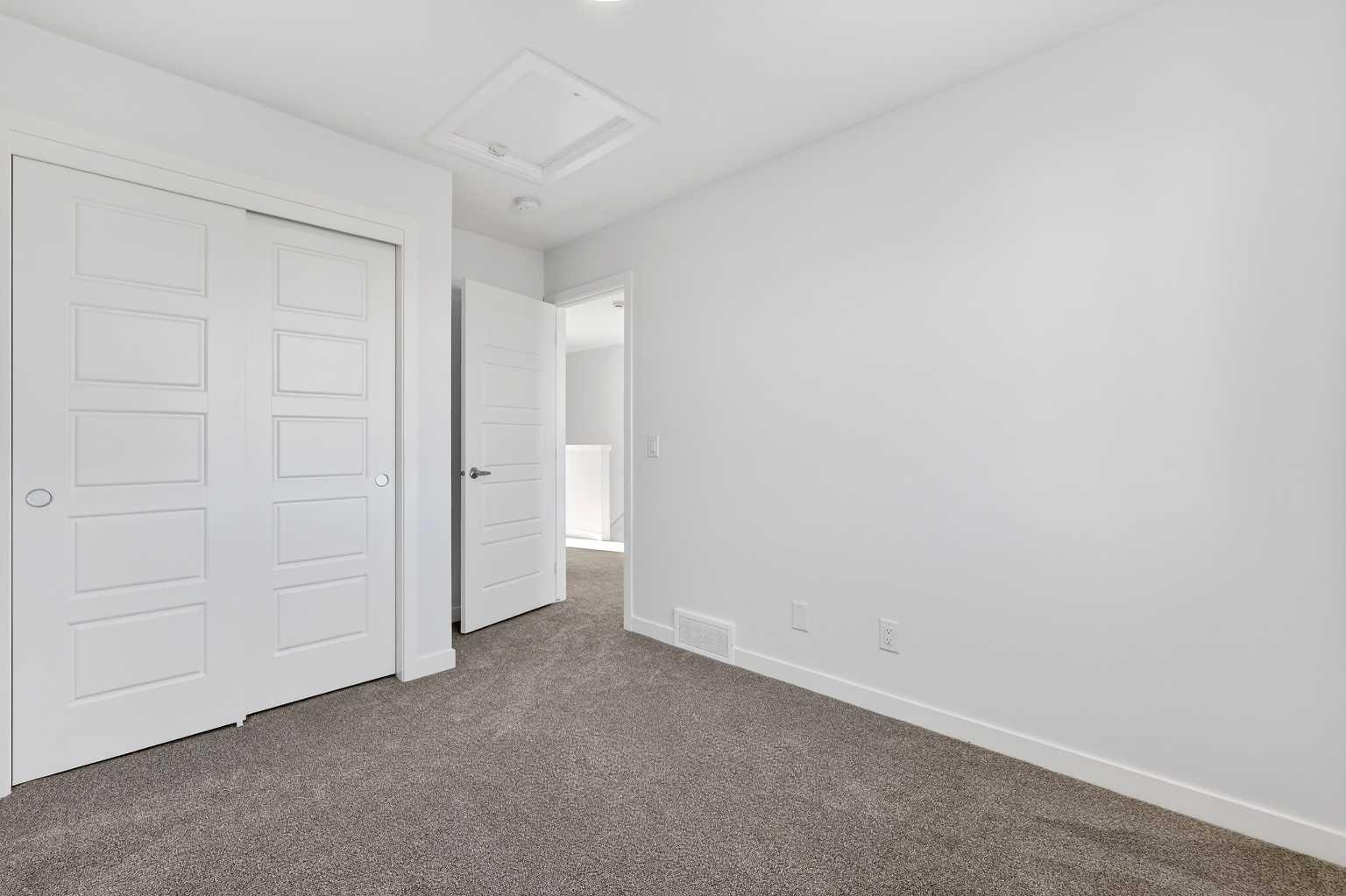 12 Hotchkiss Parade SE