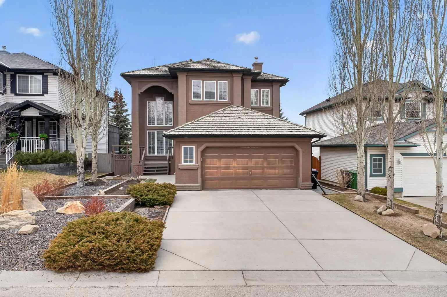 111 Valley Ponds Crescent NW
