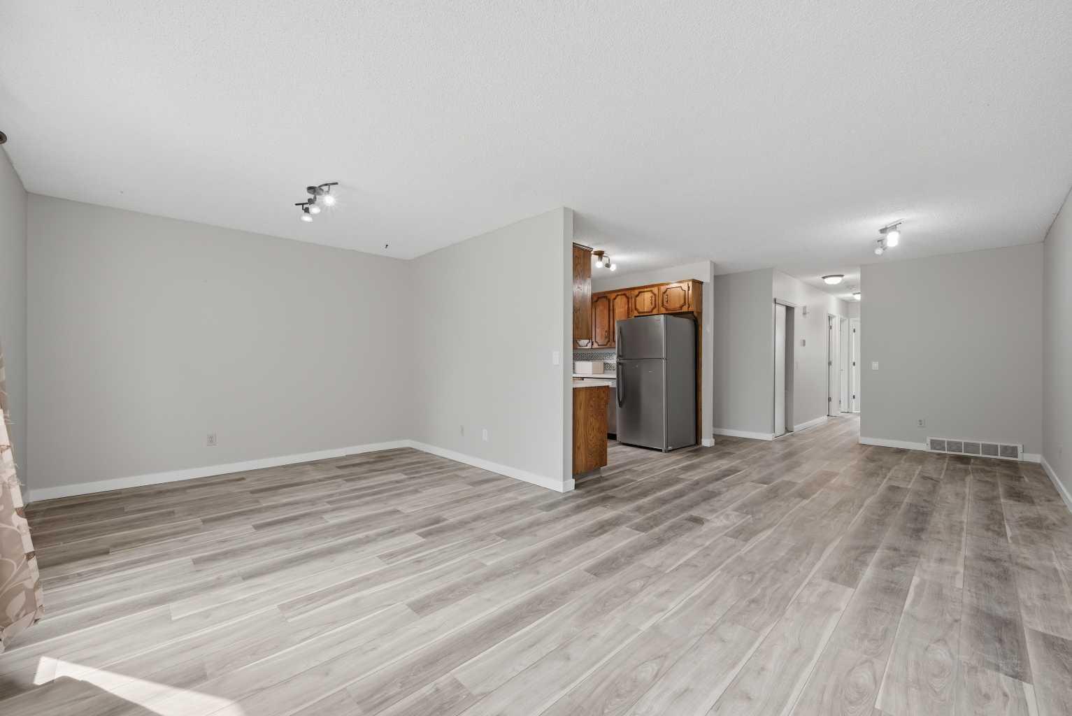 228 Berwick Drive NW