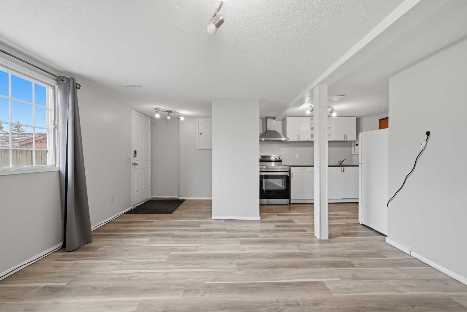 228 Berwick Drive NW