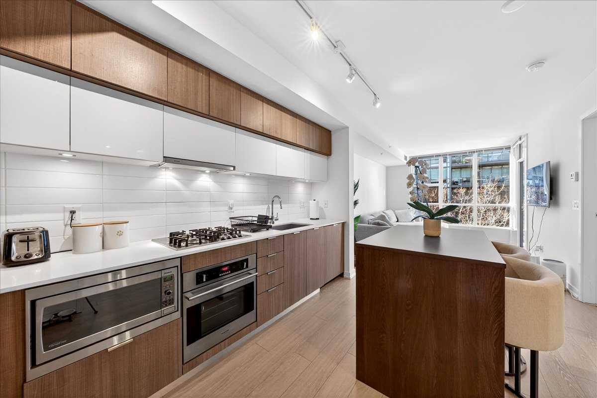 214, 51 Waterfront Mews SW