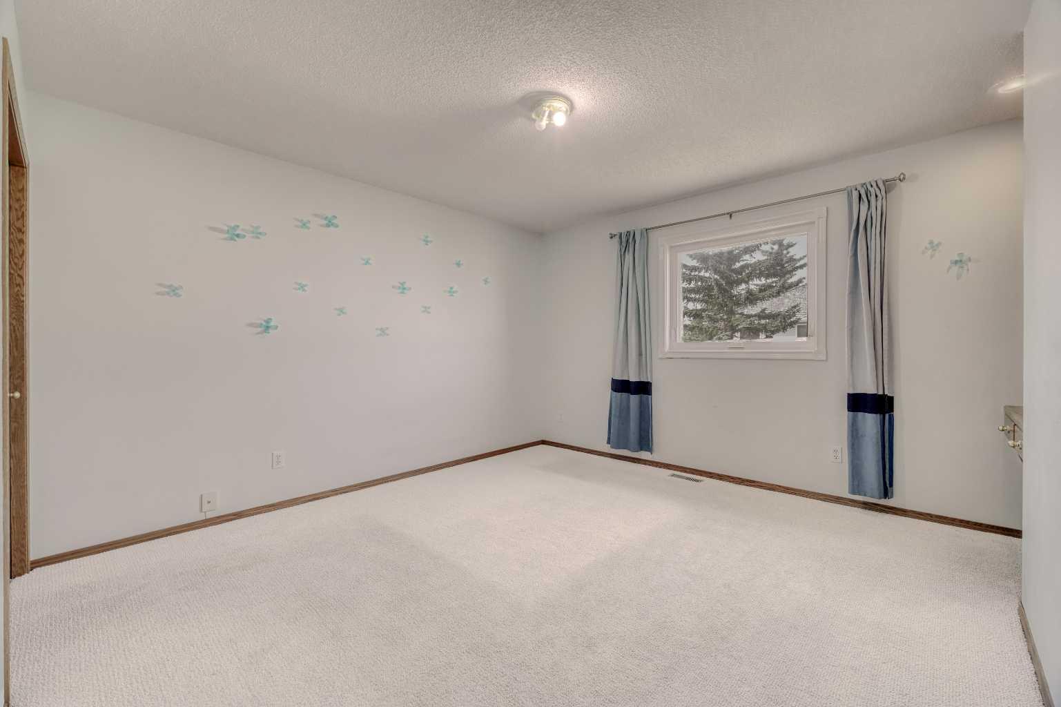 10057 Hamptons Boulevard NW
