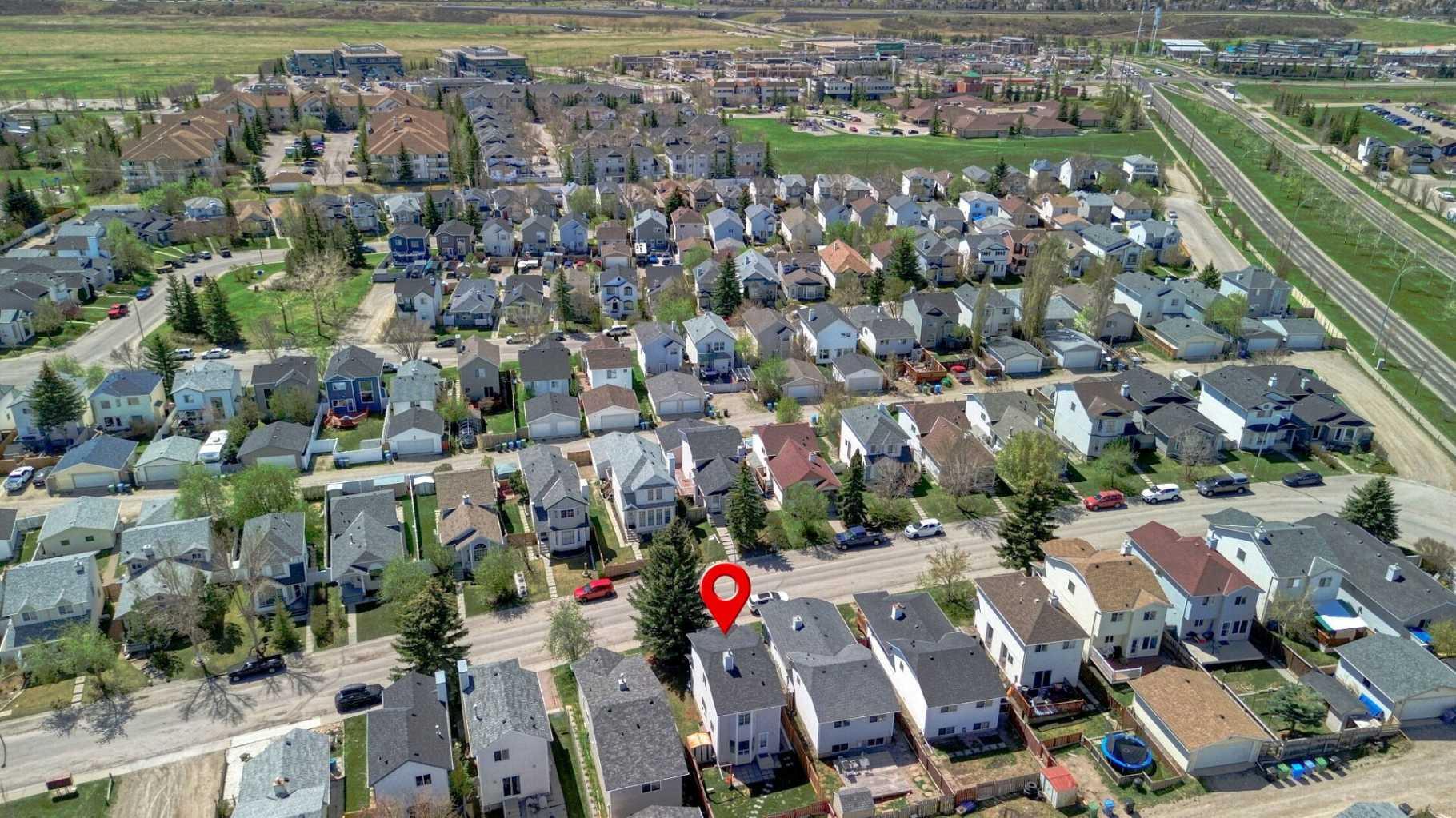 157 Harvest Gold Heights NE