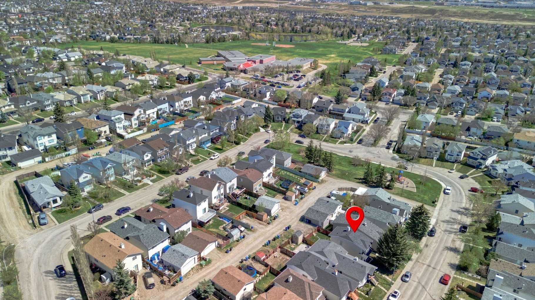 157 Harvest Gold Heights NE