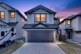 377 Panora Way NW