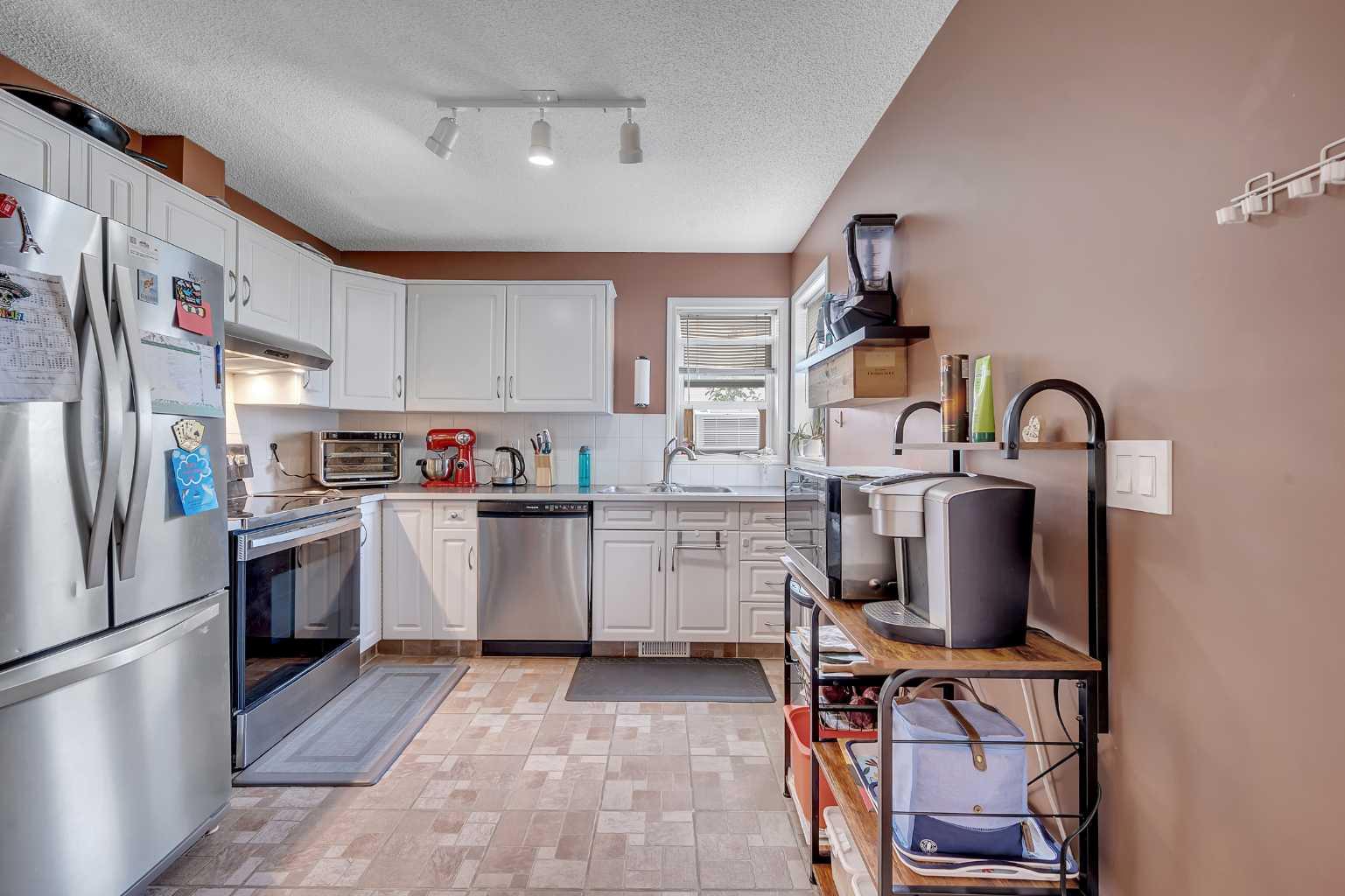13, 200 Hidden Hills Terrace NW