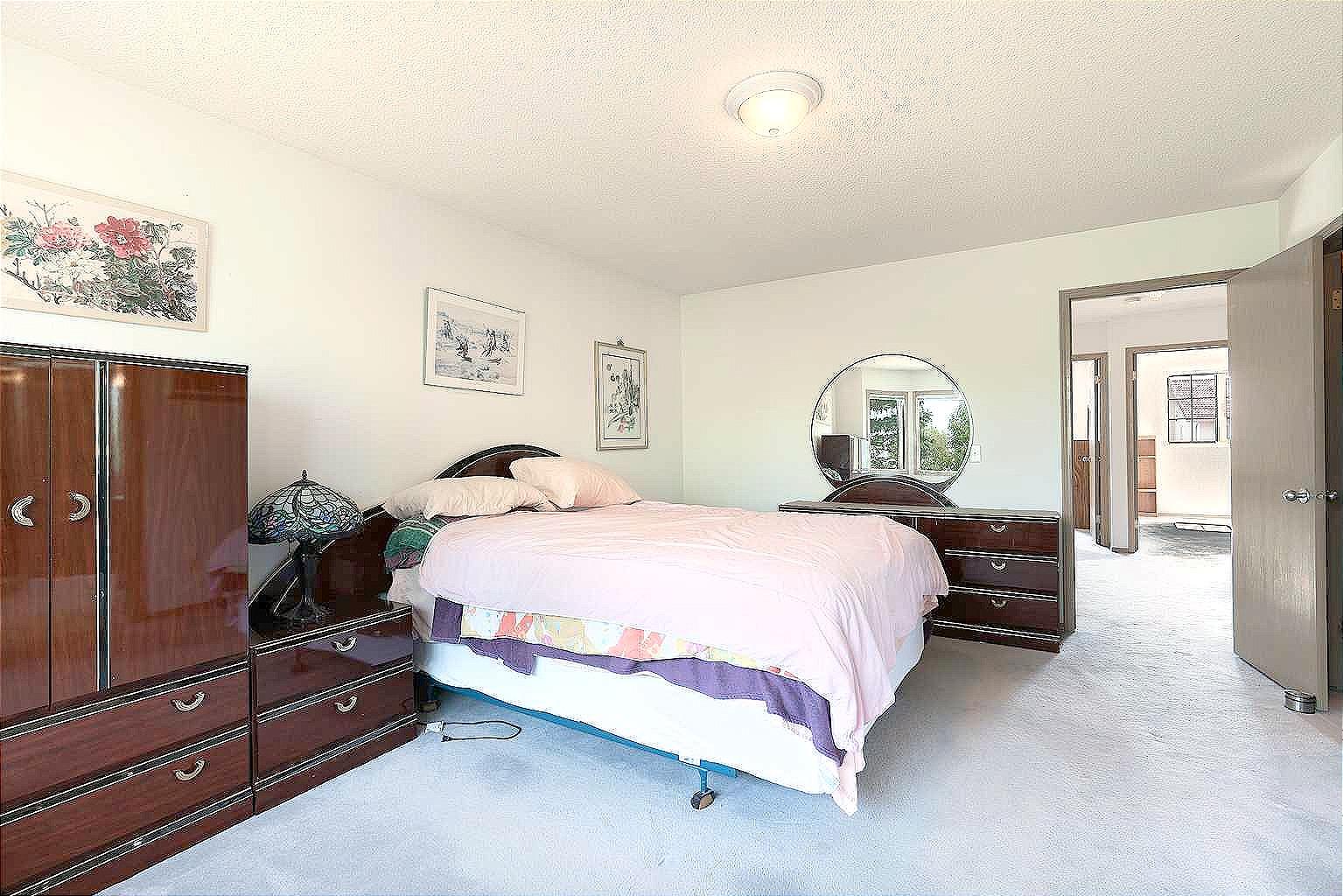 140 Santana Mews NW