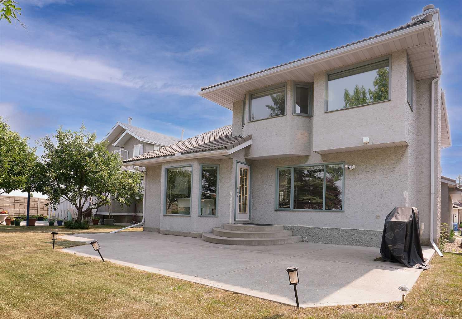 140 Santana Mews NW