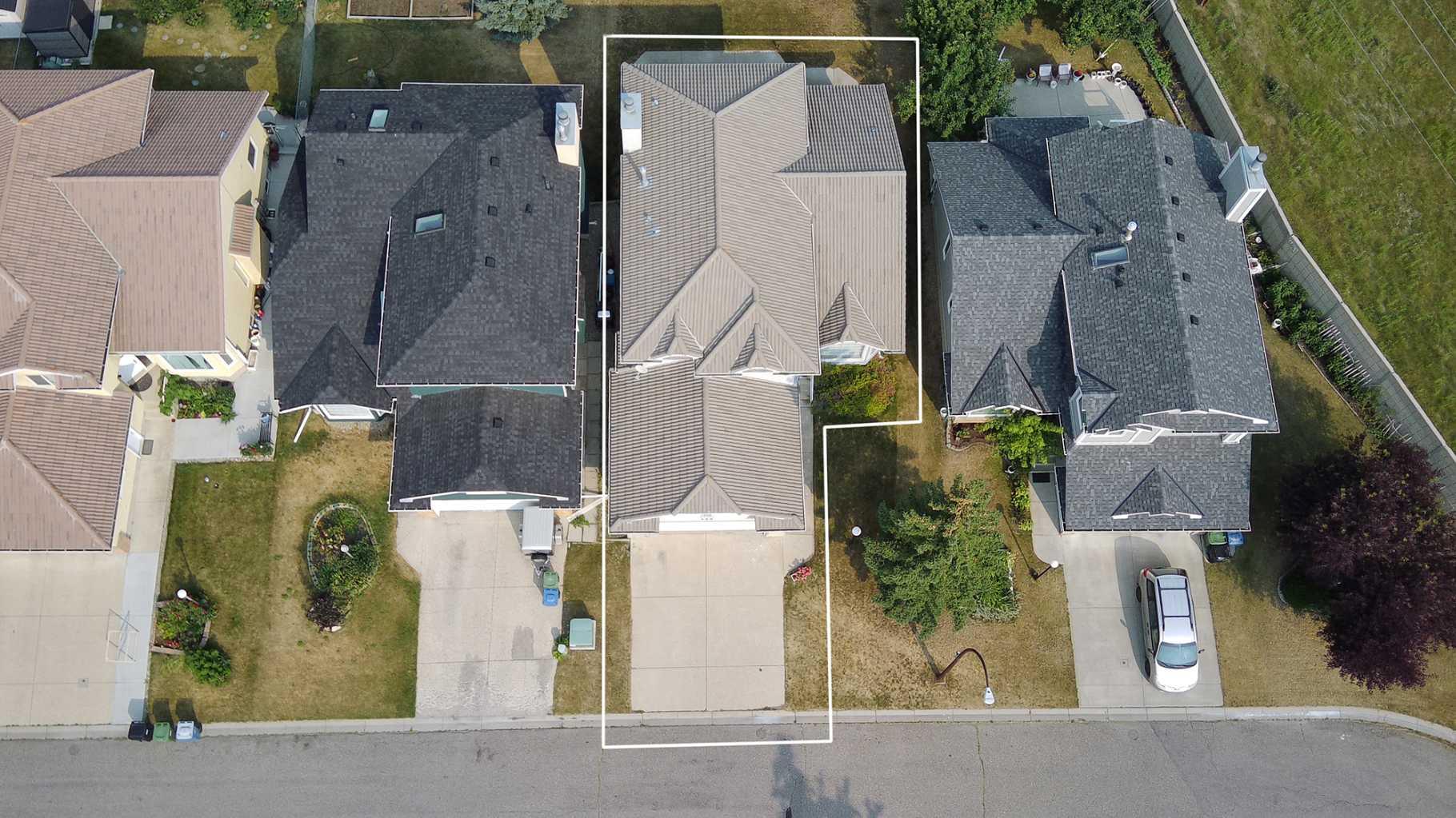 140 Santana Mews NW