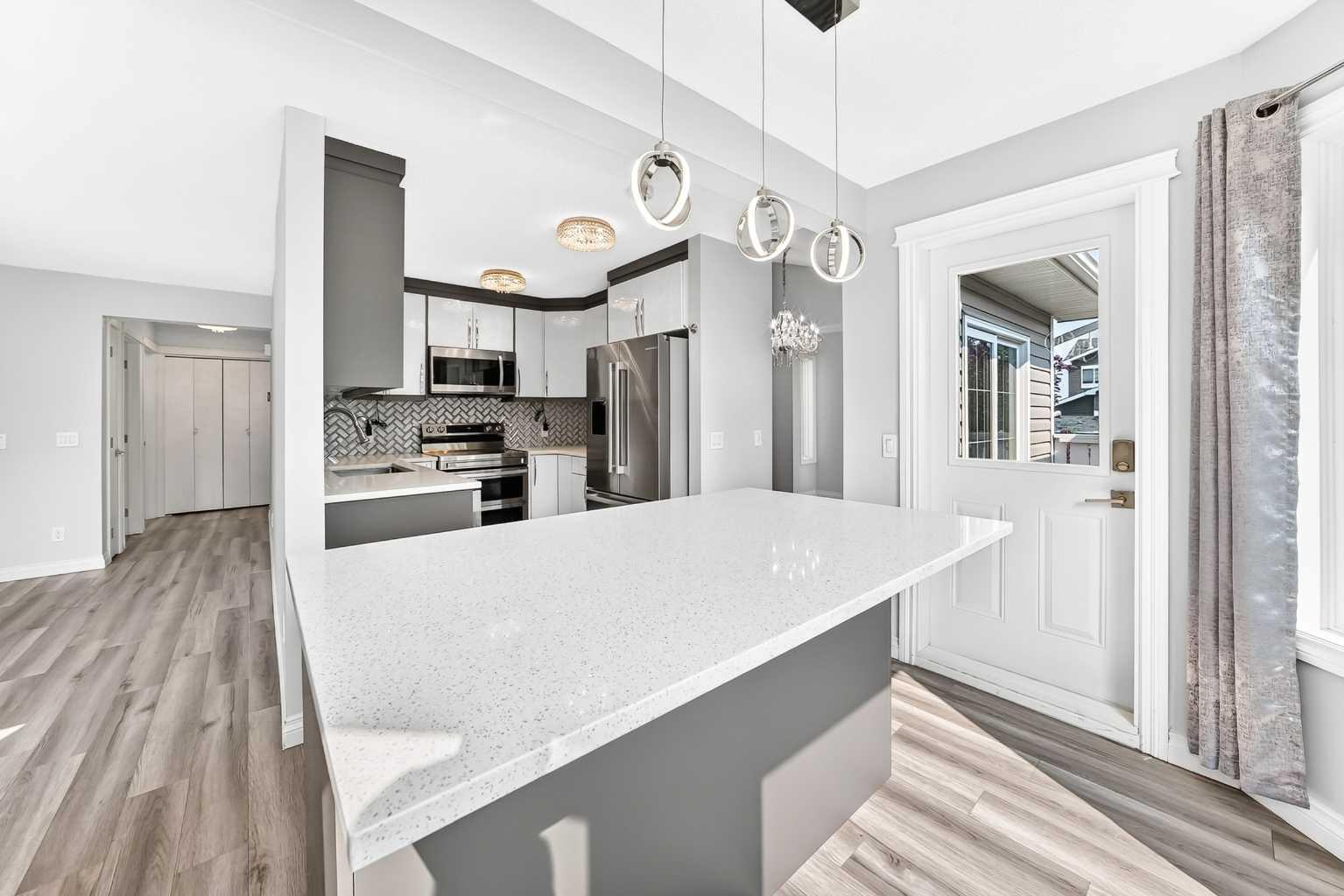147 Macewan Drive NW