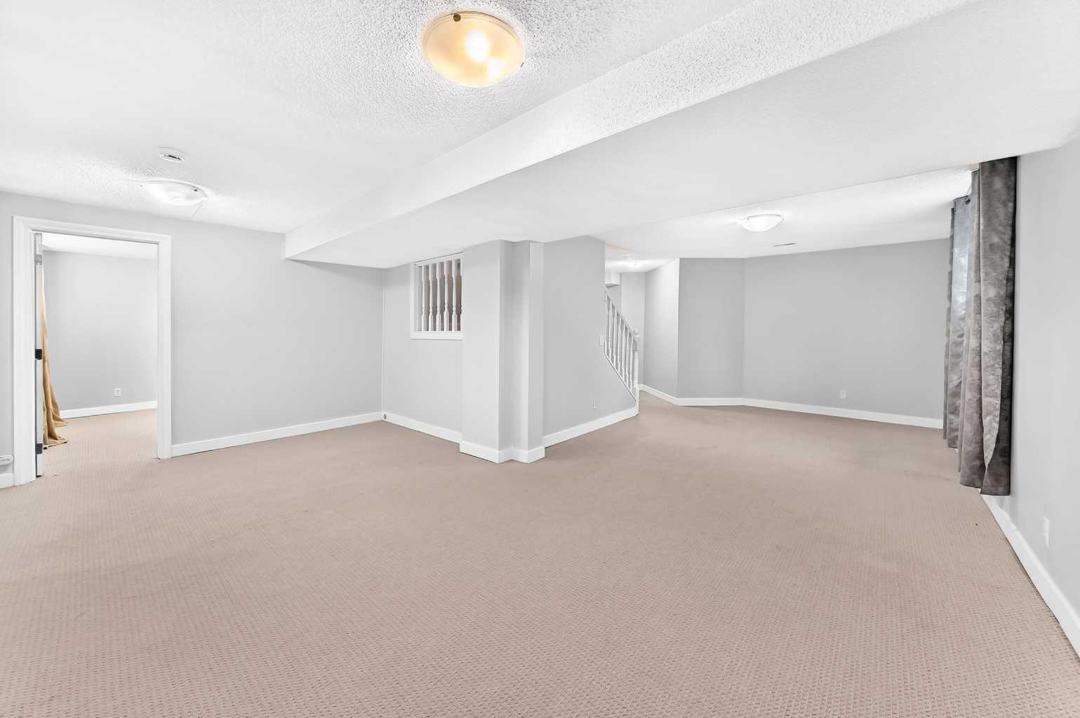 147 Macewan Drive NW