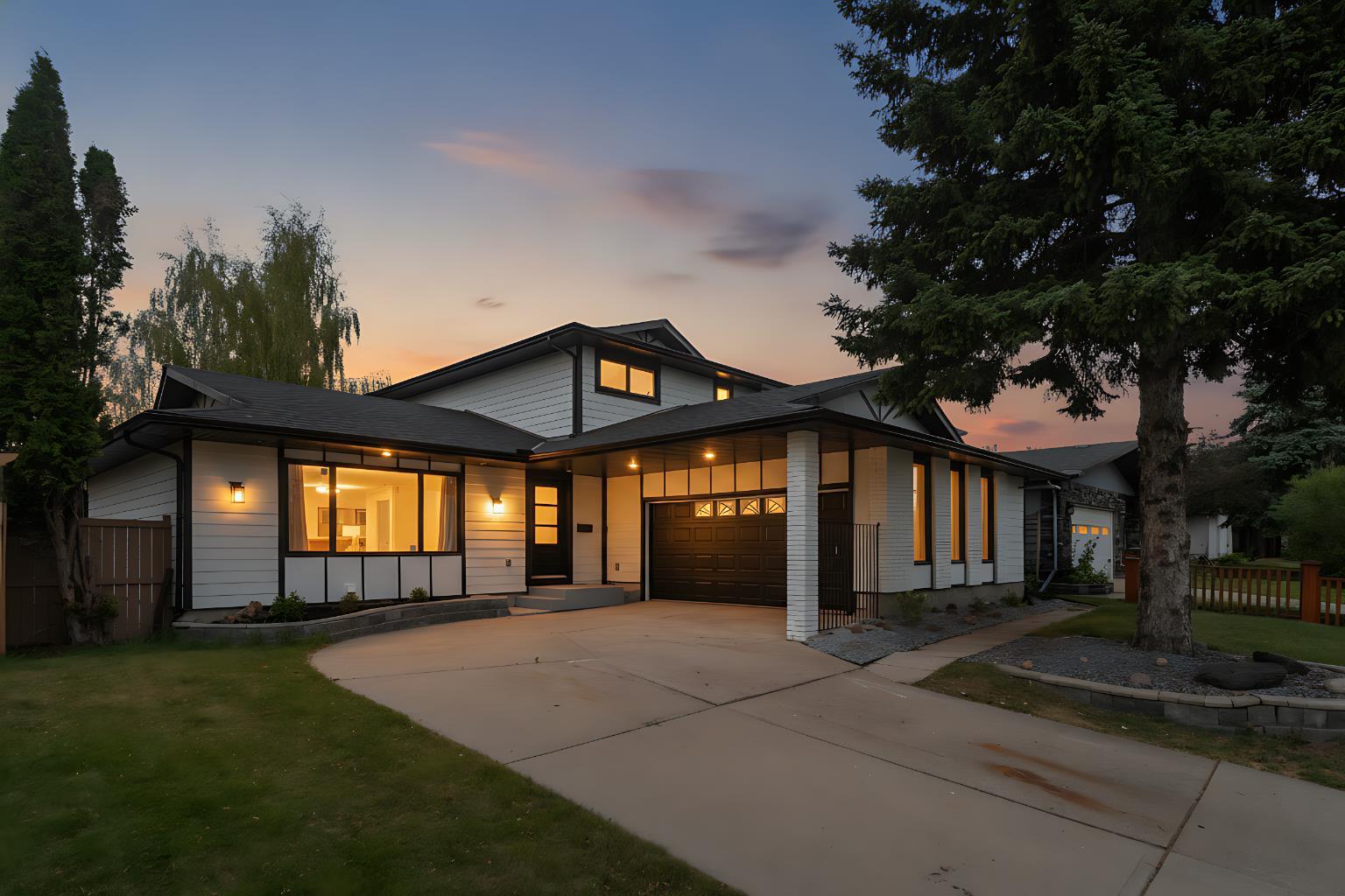 816 Lake Ontario Drive SE