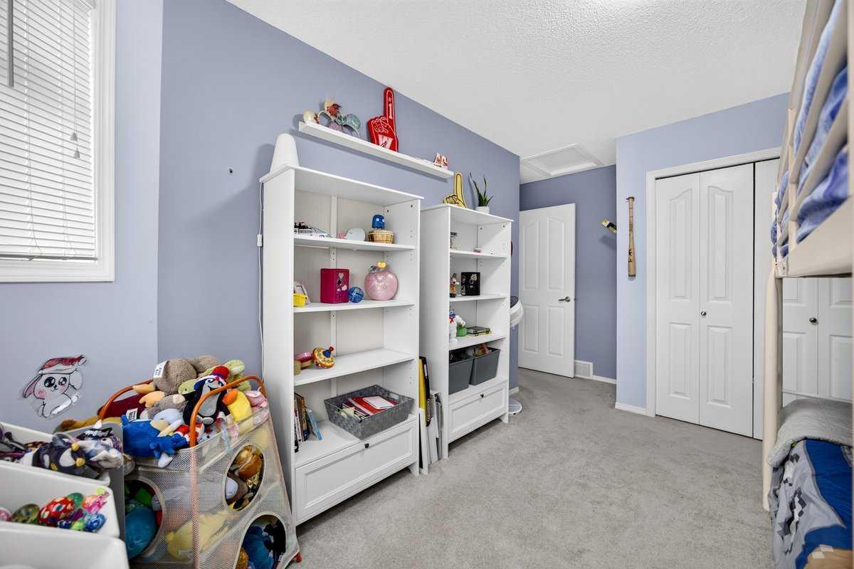 211 Bayside Point SW