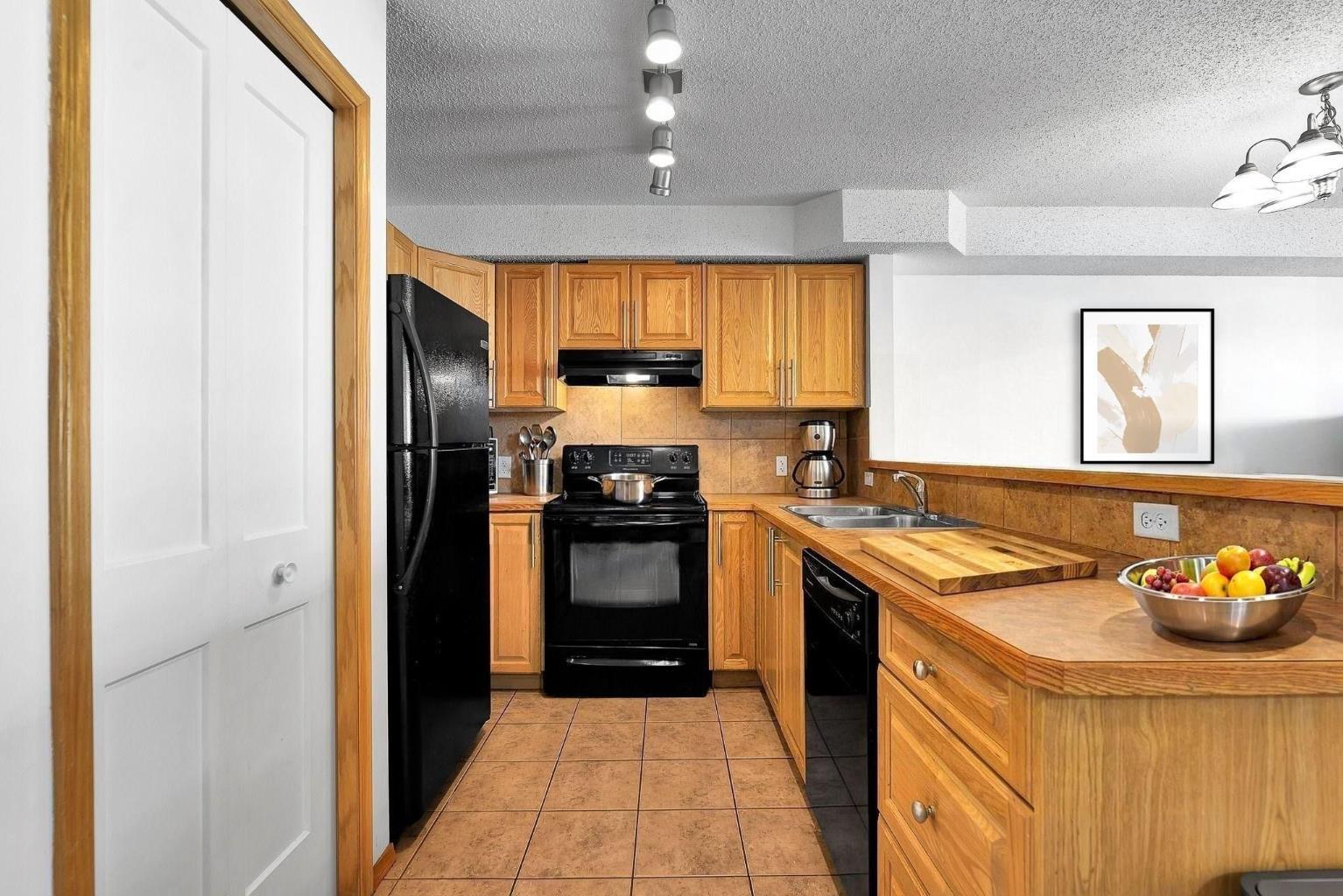 218, 92 Saddletree Court NE